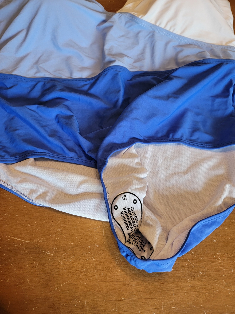 Criss-Cross Colorblock One-Piece Swimsuit White, Light Blue & Royal Blue 3X NWT - Picture 4 of 6